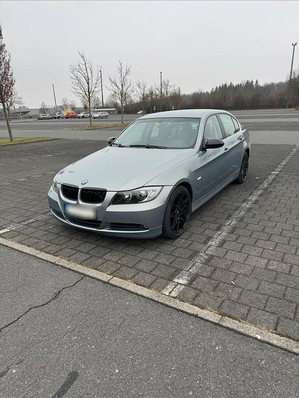 Gebraucht BMW 325 218 PS (160 kW) 2006 Grau Limousine