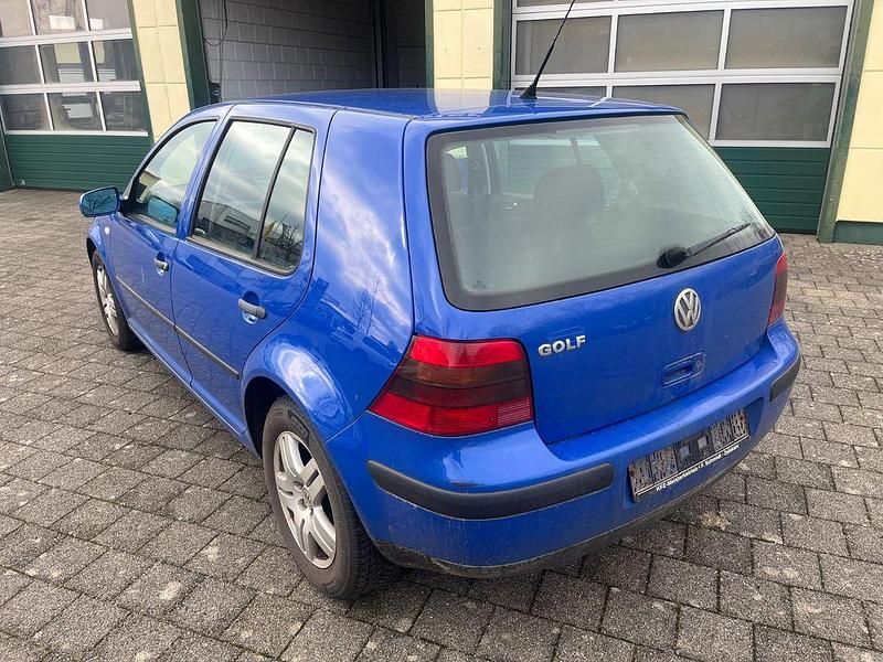 Gebraucht VW Golf IV 75 PS (55 kW) 2002 Blau Limousine