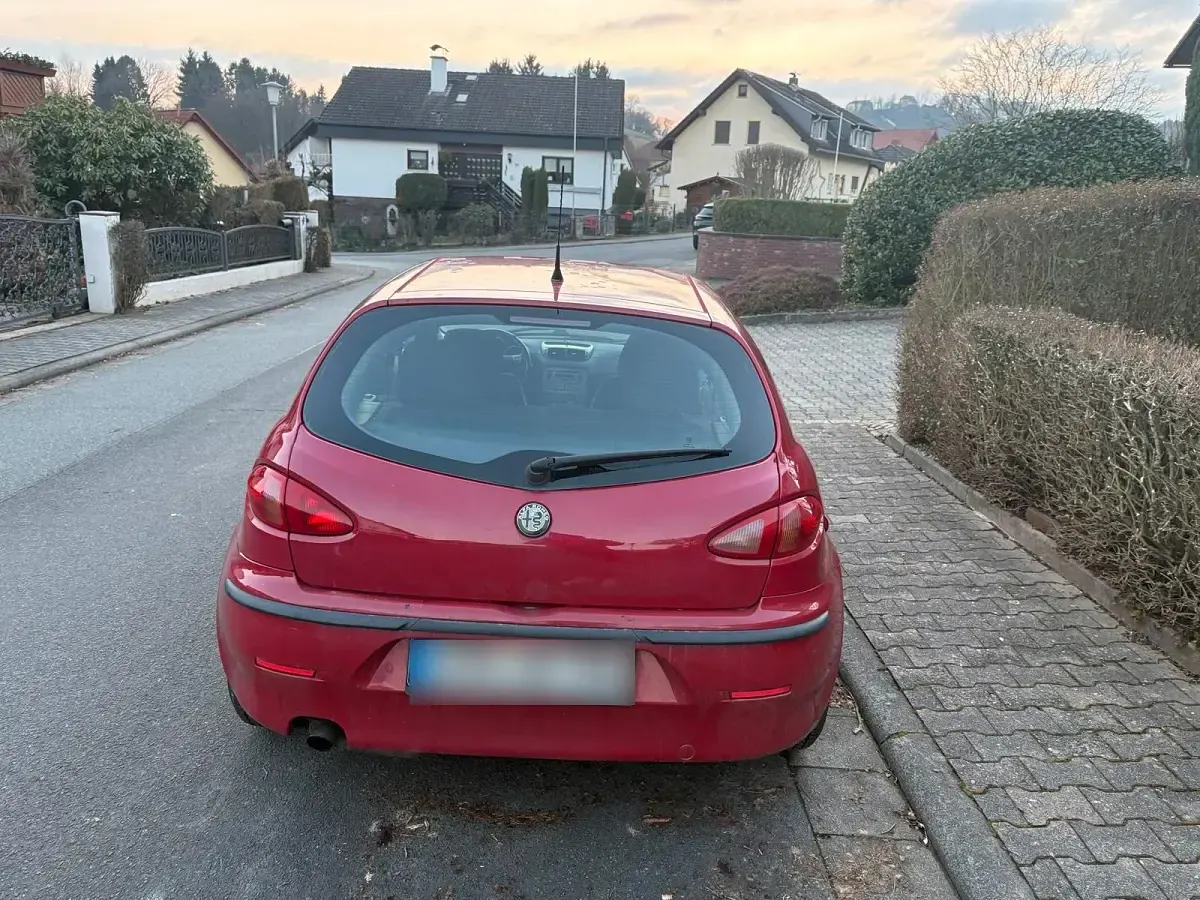 Gebraucht Alfa Romeo 147 122 PS (89 kW) 2003 Rot Kleinwagen