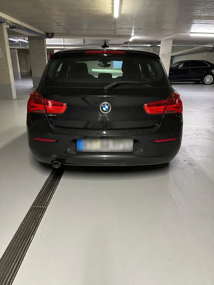 Gebraucht BMW 116 Advantage 109 PS (80 kW) 2015 Schwarz Kleinwagen