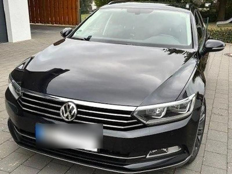 Schwarz Gebraucht 2019 VW Passat Comfortline Kombi | 17.800 € (Superpreis) - Bild 1/4
