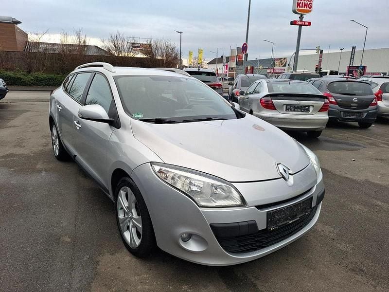 Gebraucht Renault Mégane III Expression 106 PS (77 kW) 2012 Silber Limousine