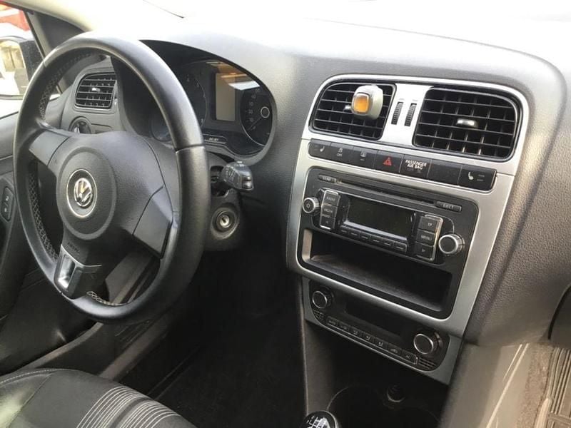 Second-hand VW Polo 86 CP (63 kW) 2012 Negru Hatchback
