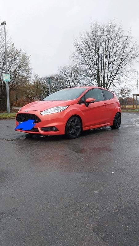 Gebraucht Ford Fiesta ST 182 PS (133 kW) 2013 Rot Kleinwagen