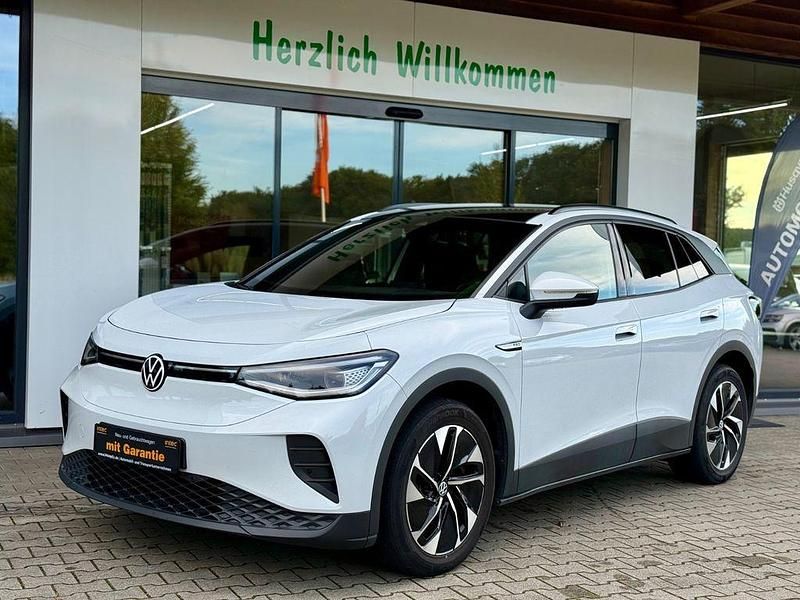 Weiß Gebraucht 2022 VW ID.4 Pro Performance SUV | 28.900 € (Etwas zu teuer) - Bild 1/4