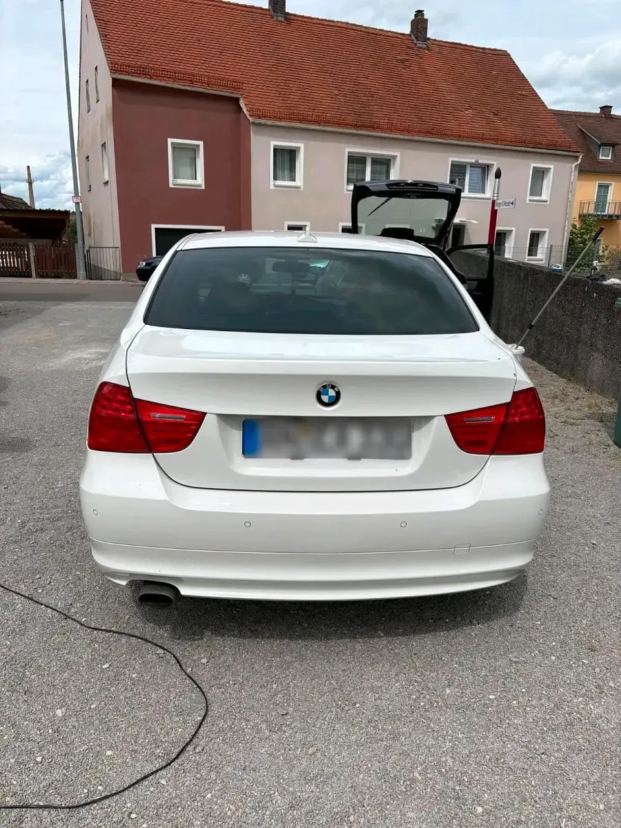 Gebraucht BMW 320 Efficient Dynamics 163 PS (119 kW) 2012 Weiß Limousine