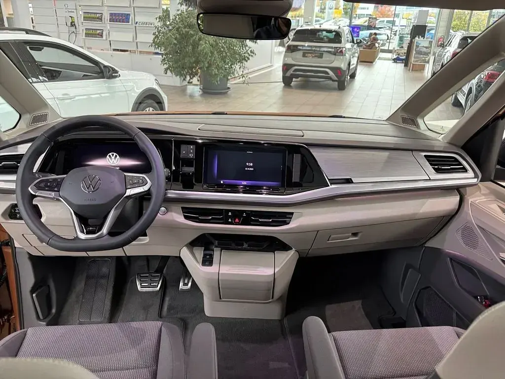 Occasion VW Multivan Life 150 ch (110 kW) 2026 Marron Monospace