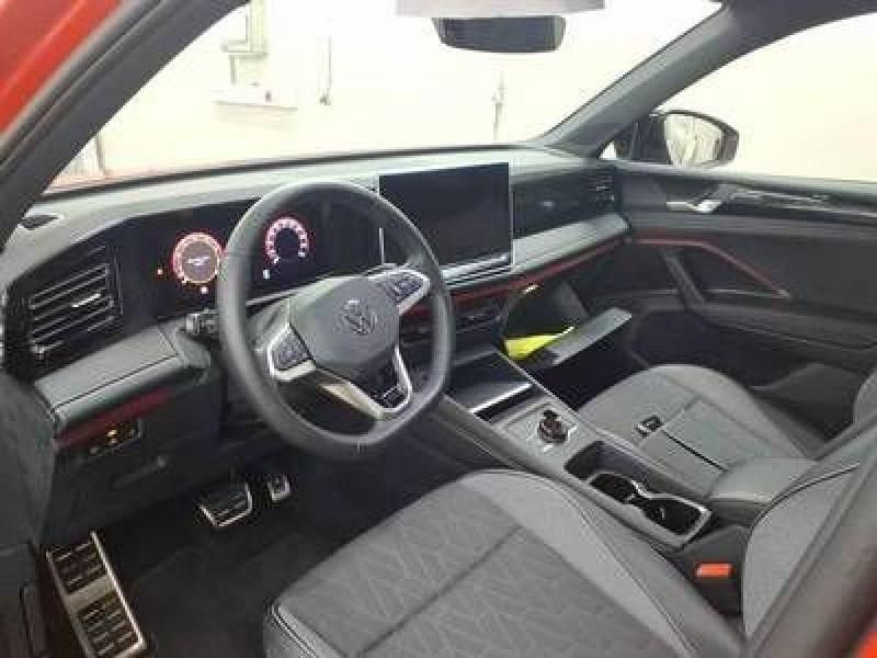 Gebraucht VW Tiguan Goal 150 PS (110 kW) 2025 Persimmon red SUV