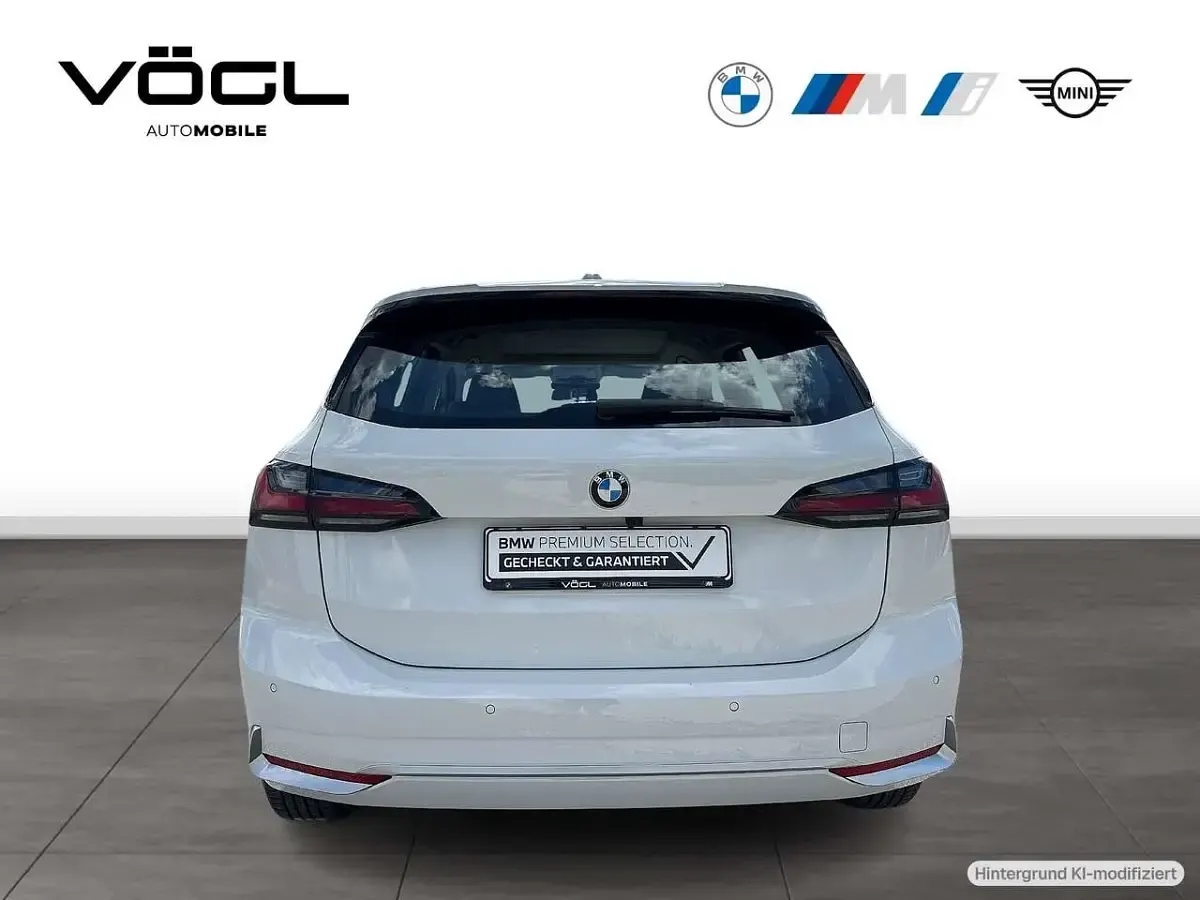 Gebraucht BMW 218 Active Tourer Luxury Line 136 PS (100 kW) 2025 Alpinweiß uni Van / Kleinbus