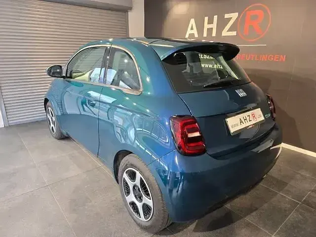 Gebraucht Fiat 500e Action 91 kW (125 PS) 2023 Grün Kleinwagen