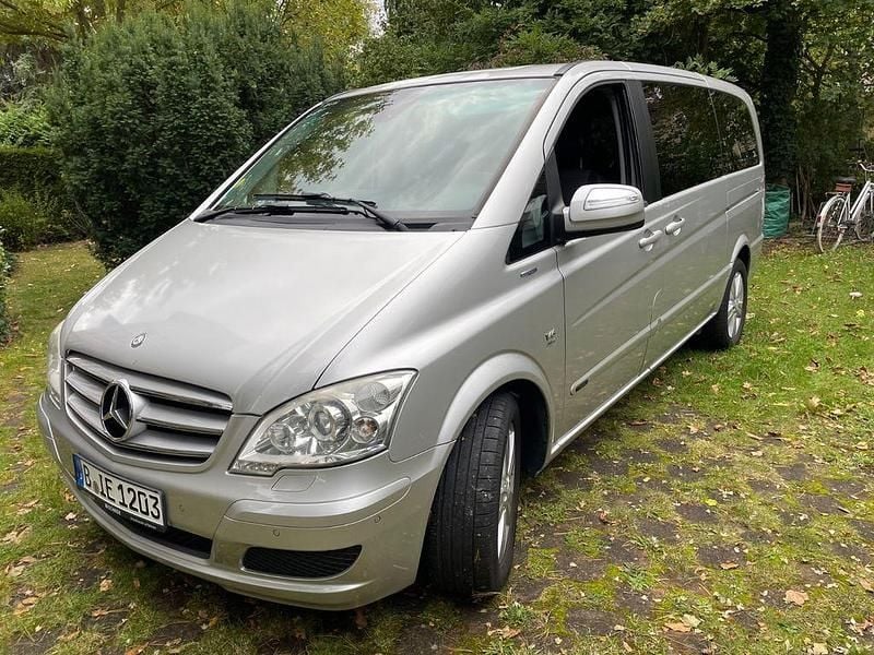 Silber Gebraucht 2011 Mercedes Viano Edition Van / Kleinbus | 11.999 € (Superpreis) - Bild 1/4