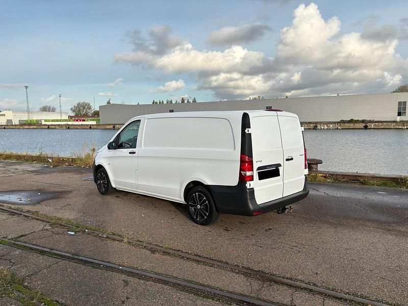 Weiß Gebraucht 2017 Mercedes Vito Van | 15.200 € - Bild 1/4
