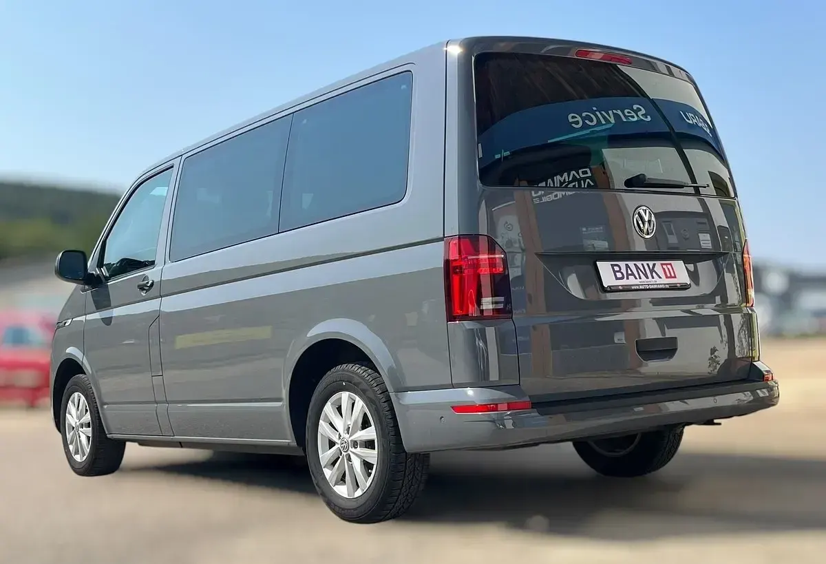 Gebraucht VW Multivan Trendline 110 PS (80 kW) 2020 Grau Van / Kleinbus