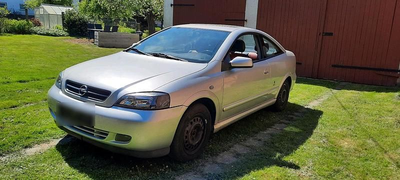 Second-hand Opel Astra 125 CP (91 kW) 2003 Argintiu Coupe
