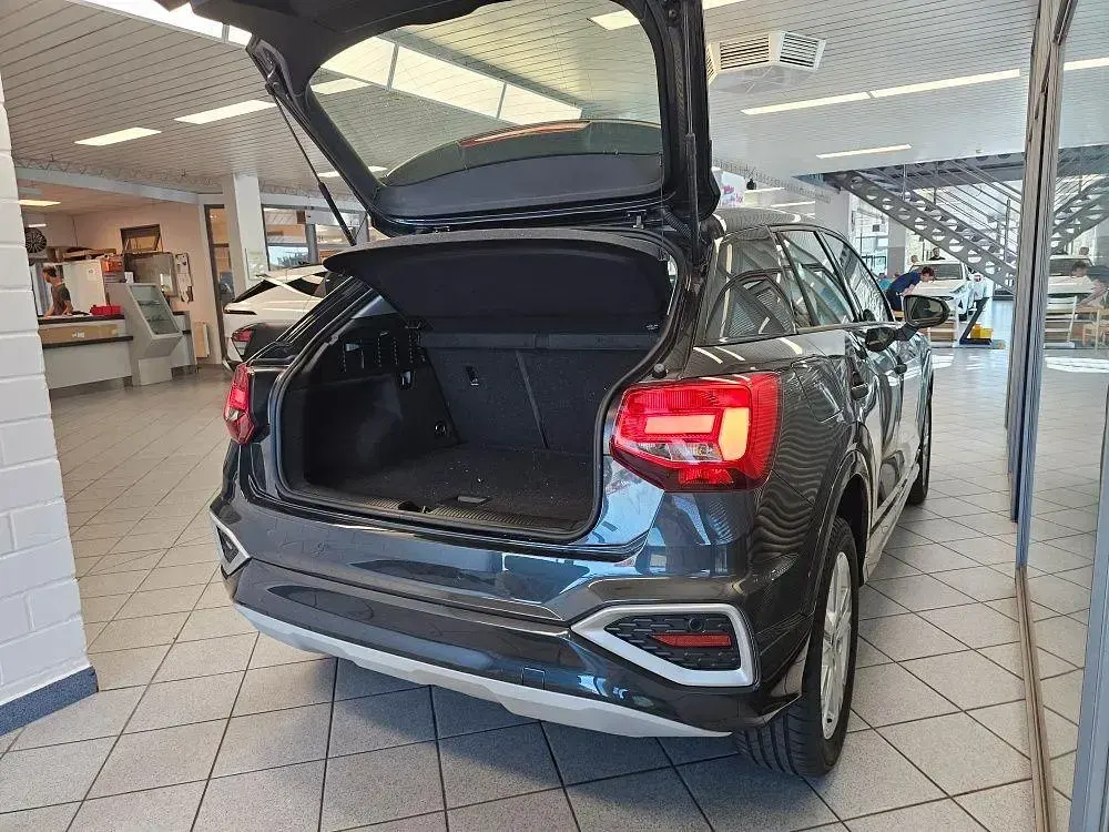 Gebraucht Audi Q2 Advanced 150 PS (110 kW) 2023 Manhattangraumet. (metallic) SUV