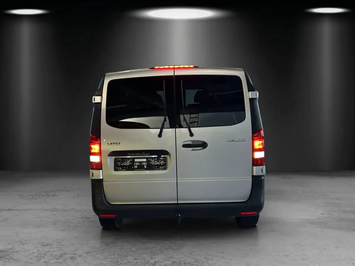 Gebraucht Mercedes Vito 190 PS (139 kW) 2021 Brillantsilber Van