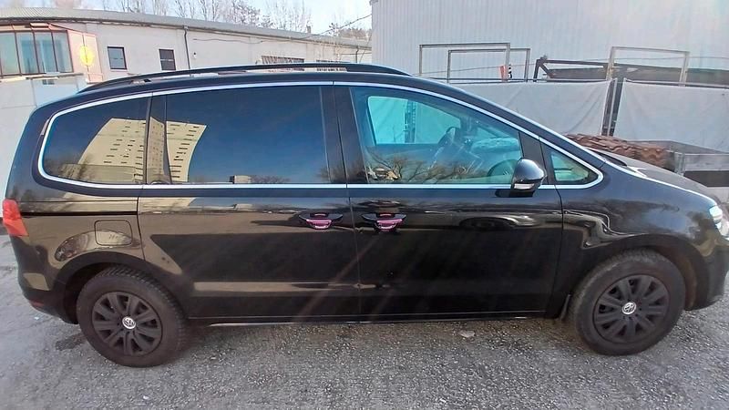 Gebraucht VW Sharan 140 PS (102 kW) 2015 Schwarz Van / Kleinbus