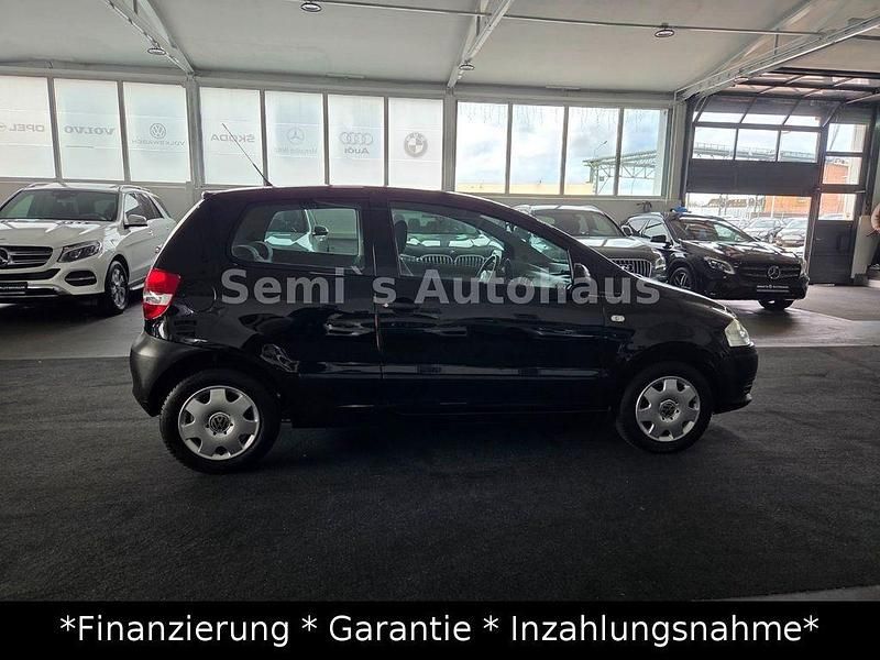 Gebraucht VW Fox 54 PS (39 kW) 2009 Schwarz Kleinwagen
