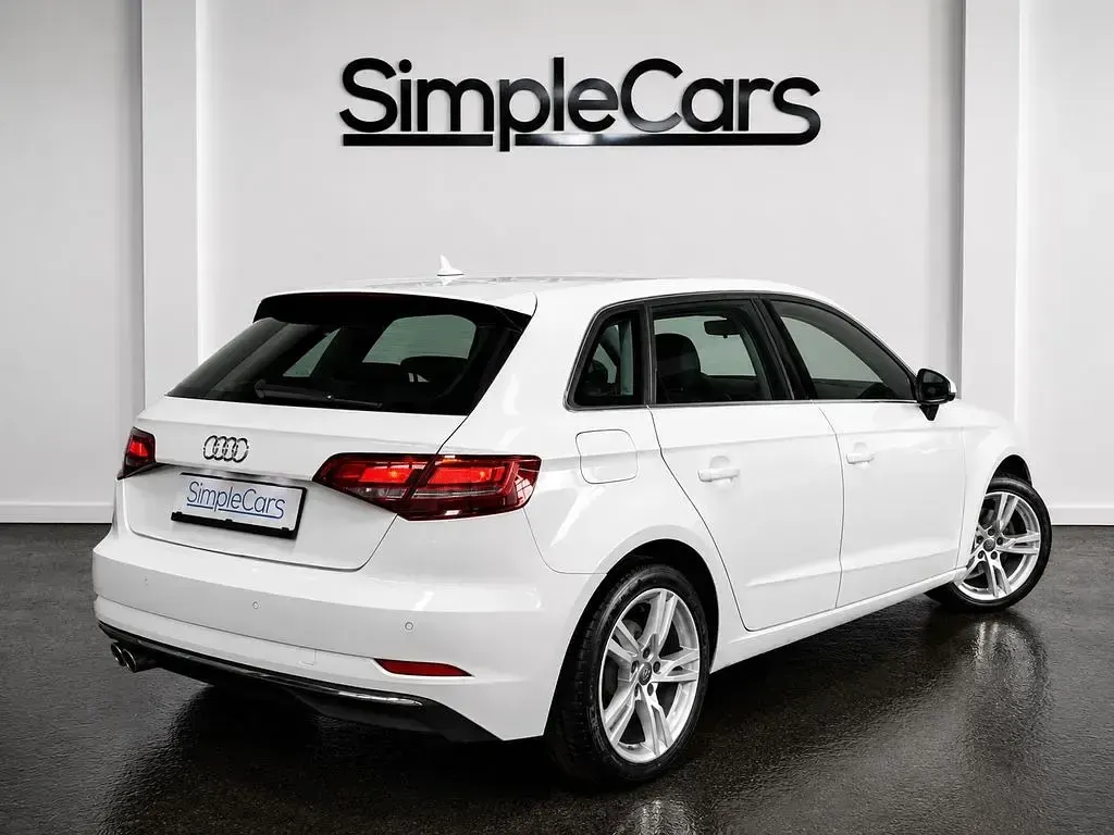 Gebraucht Audi A3 Design 150 PS (110 kW) 2017 Ibisweiss Limousine