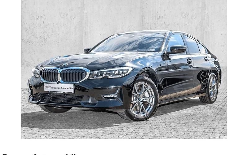 Schwarz Gebraucht 2022 BMW 330 Sport Line Limousine | 31.480 € (Fairer Preis) - Bild 1/4