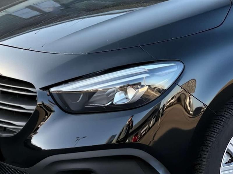 Gebraucht Mercedes eCitan Progressive 89 kW (122 PS) 2024 Loparitschwarz metallic Kombi