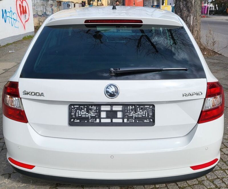 Gebraucht Skoda Rapid Elegance 122 PS (89 kW) 2014 Candyweiss Limousine