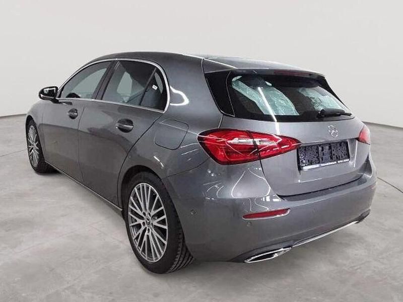 Gebraucht Mercedes A200 Progressive 150 PS (110 kW) 2021 Grau Limousine