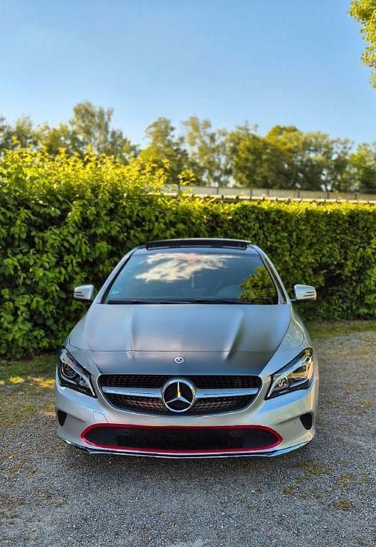 Silber Gebraucht 2018 Mercedes CLA200 Shooting Brake Kombi | 19.500 € (Fairer Preis) - Bild 1/4
