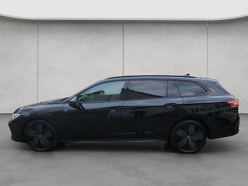 Gebraucht VW Passat R-line 193 PS (141 kW) 2025 Schwarz Kombi