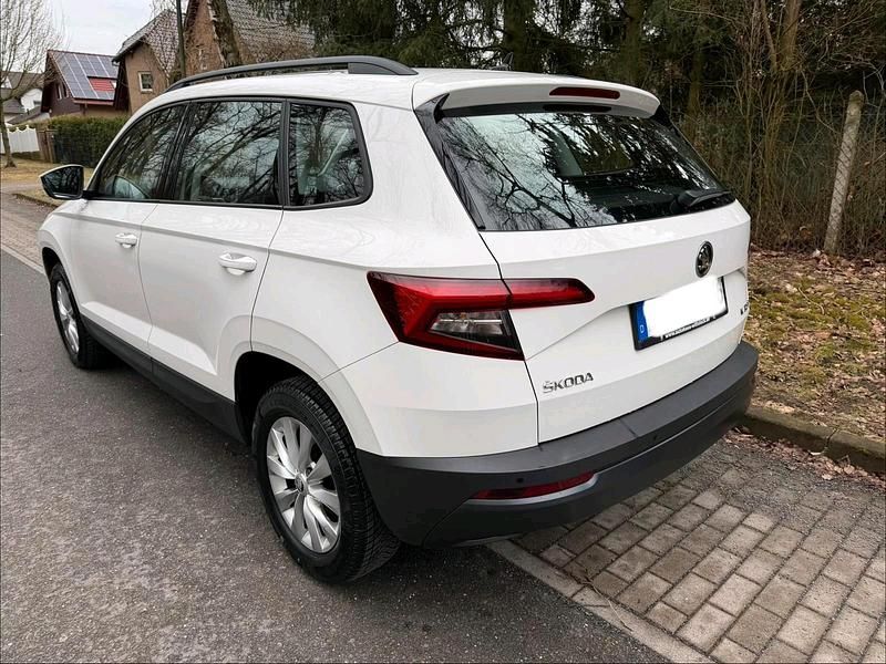 Gebraucht Skoda Karoq 150 PS (110 kW) 2020 Weiß SUV