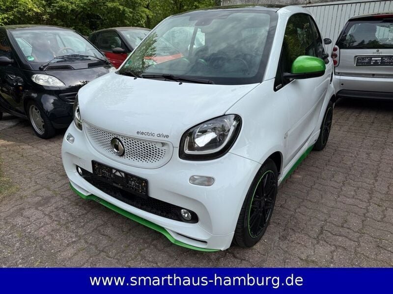 Weiß Gebraucht 2018 Smart ForTwo Electric Drive Brabus Kleinwagen | 13.500 € (Teuer) - Bild 1/4