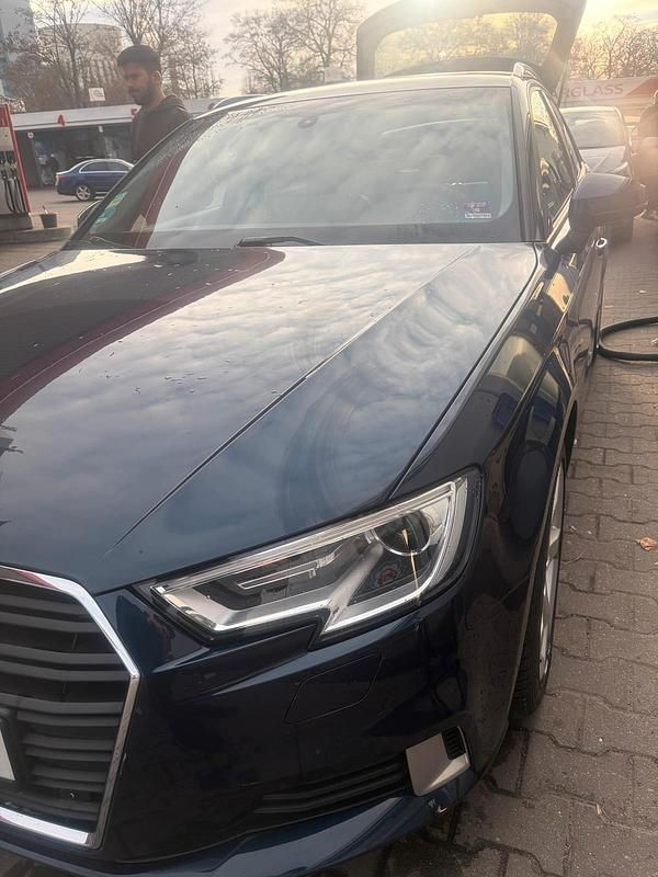 Gebraucht Audi A3 184 PS (135 kW) 2018 Blau Limousine