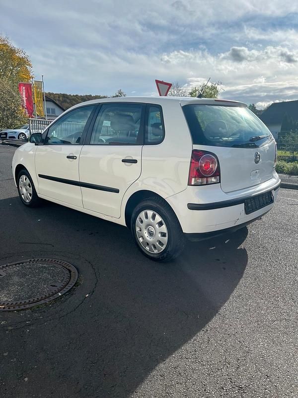 Weiß Gebraucht 2006 VW Polo Kleinwagen | 650 € (Superpreis) - Bild 1/4