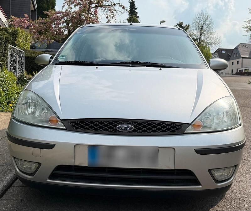Usata Ford Focus 101 CV (74 kW) 2004 Argento Utilitaria