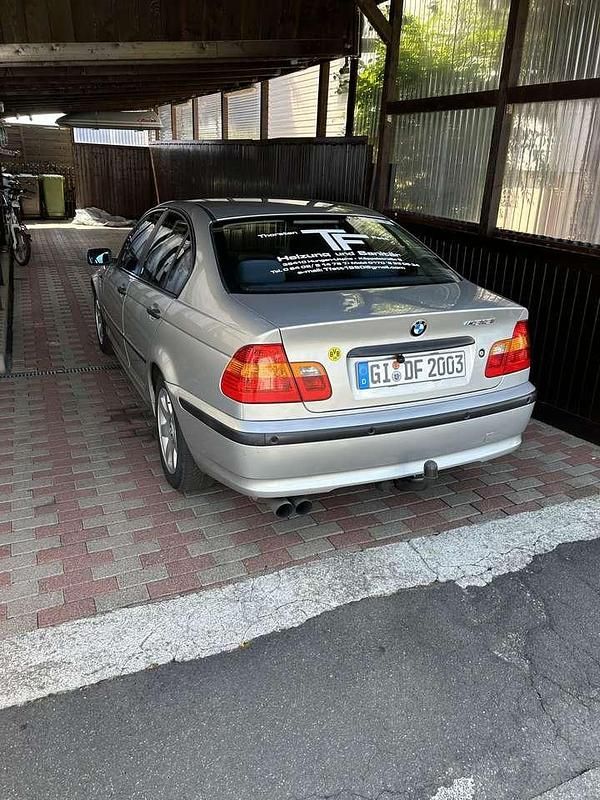 Gebraucht BMW 318 143 PS (105 kW) 2002 Silber Limousine