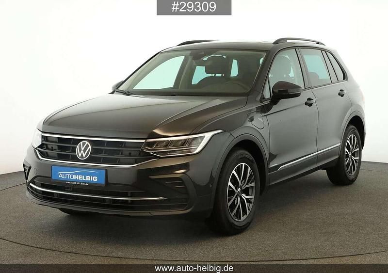 Grau Gebraucht 2022 VW Tiguan Life SUV | 26.990 € (Guter Preis) - Bild 1/4