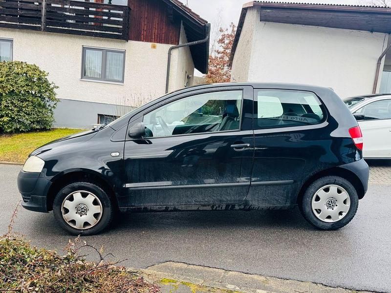 Gebraucht VW Fox Basis 54 PS (39 kW) 2006 Schwarz Kleinwagen