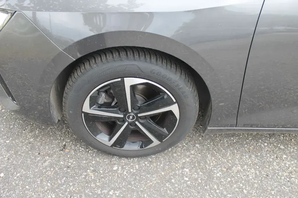 Gebraucht Opel Astra 131 PS (96 kW) 2025 Grau Kleinwagen
