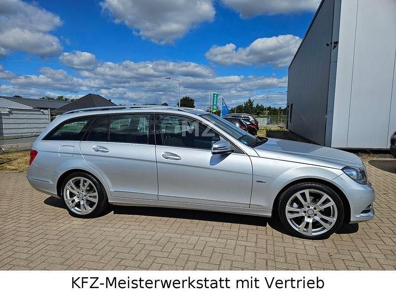 Gebraucht Mercedes C200 184 PS (135 kW) 2011 Silber Limousine