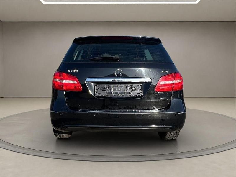 Gebraucht Mercedes B180 109 PS (80 kW) 2014 Schwarz Van / Kleinbus