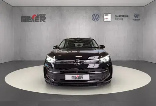 Gebraucht VW Tiguan Goal 150 PS (110 kW) 2025 Schwarz SUV
