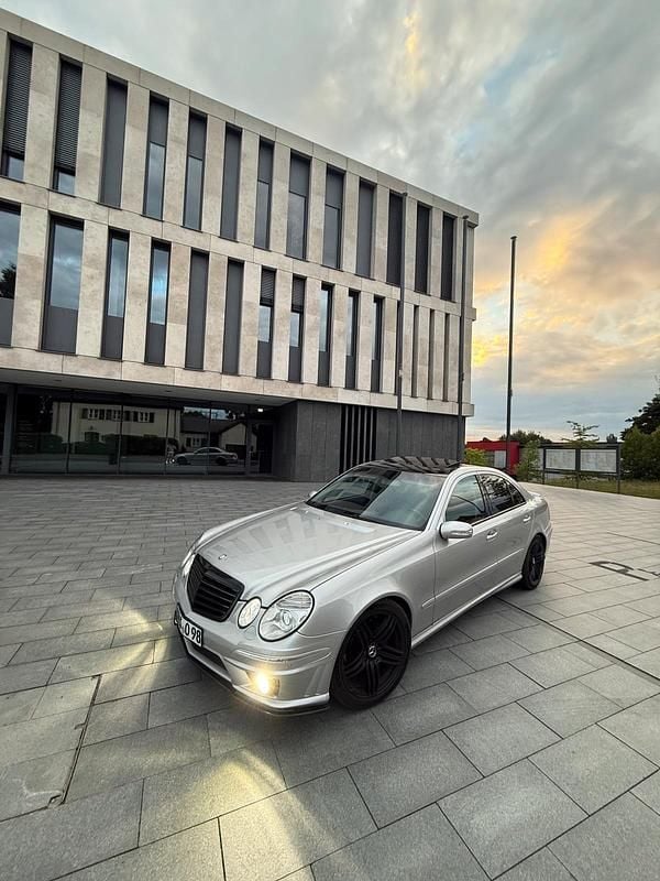 Silber Gebraucht 2002 Mercedes E320 AMG Limousine | 7.500 € - Bild 1/4