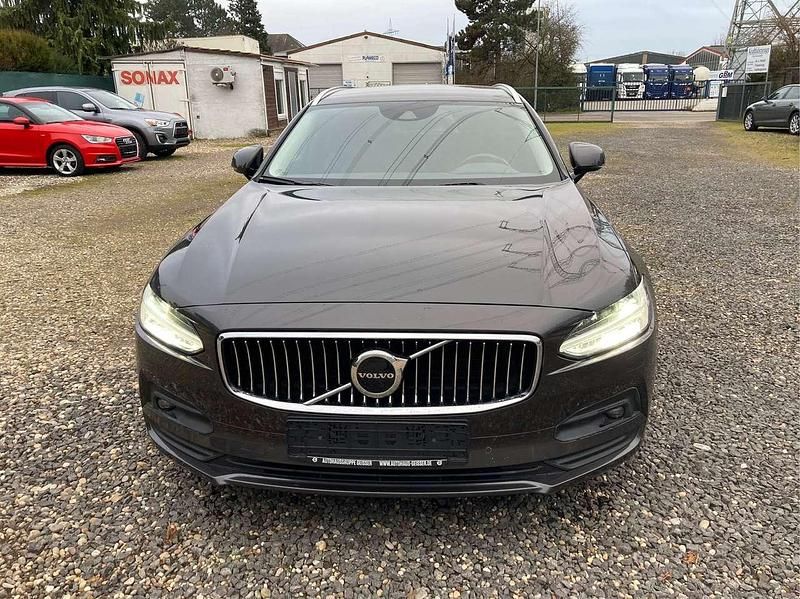 Platinum grey / metallic Gebraucht 2020 Volvo V90 Momentum Kombi | 25.700 € (Guter Preis) - Bild 1/4