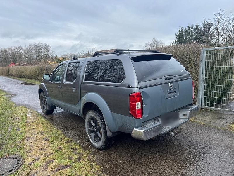 Gebraucht Nissan Navara 190 PS (139 kW) 2010 Grau Pickup