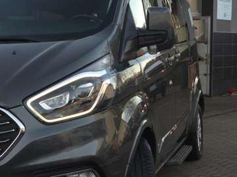 Gebraucht Ford Tourneo Custom Titanium 170 PS (125 kW) 2019 Grau Van
