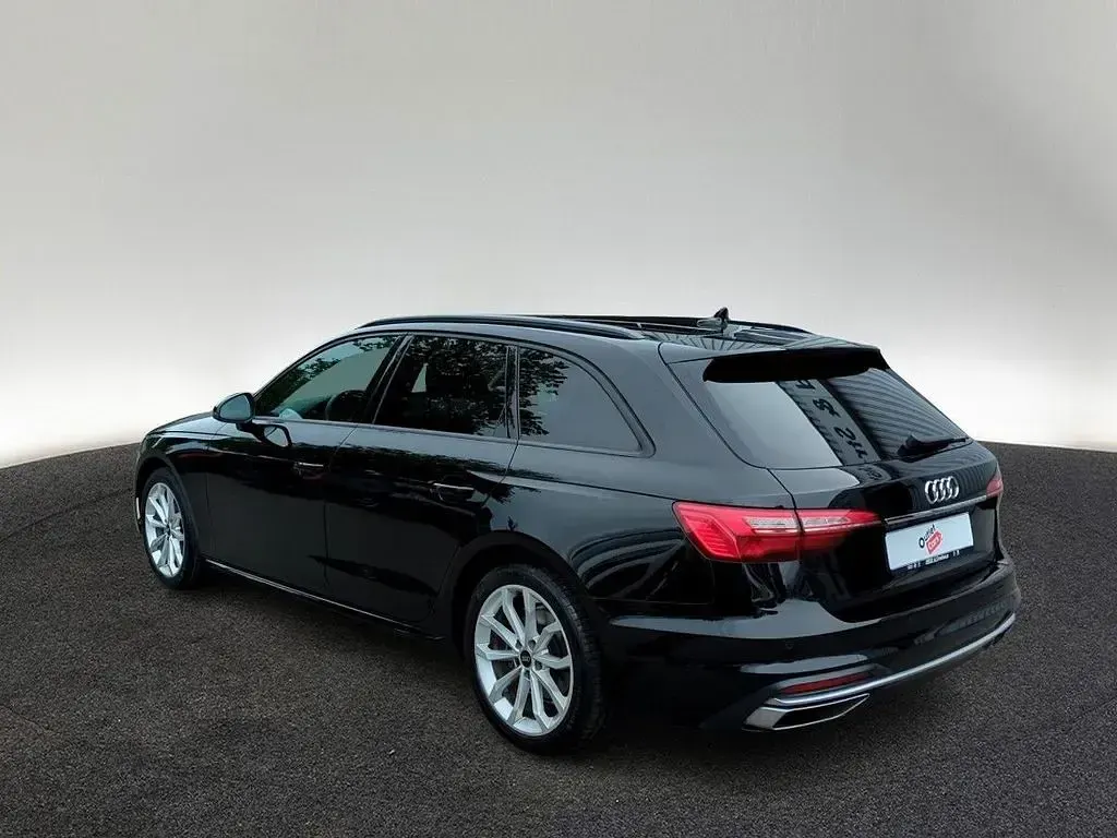 Gebraucht Audi A4 Advanced Plus 150 PS (110 kW) 2023 Brillantschwarz Kombi