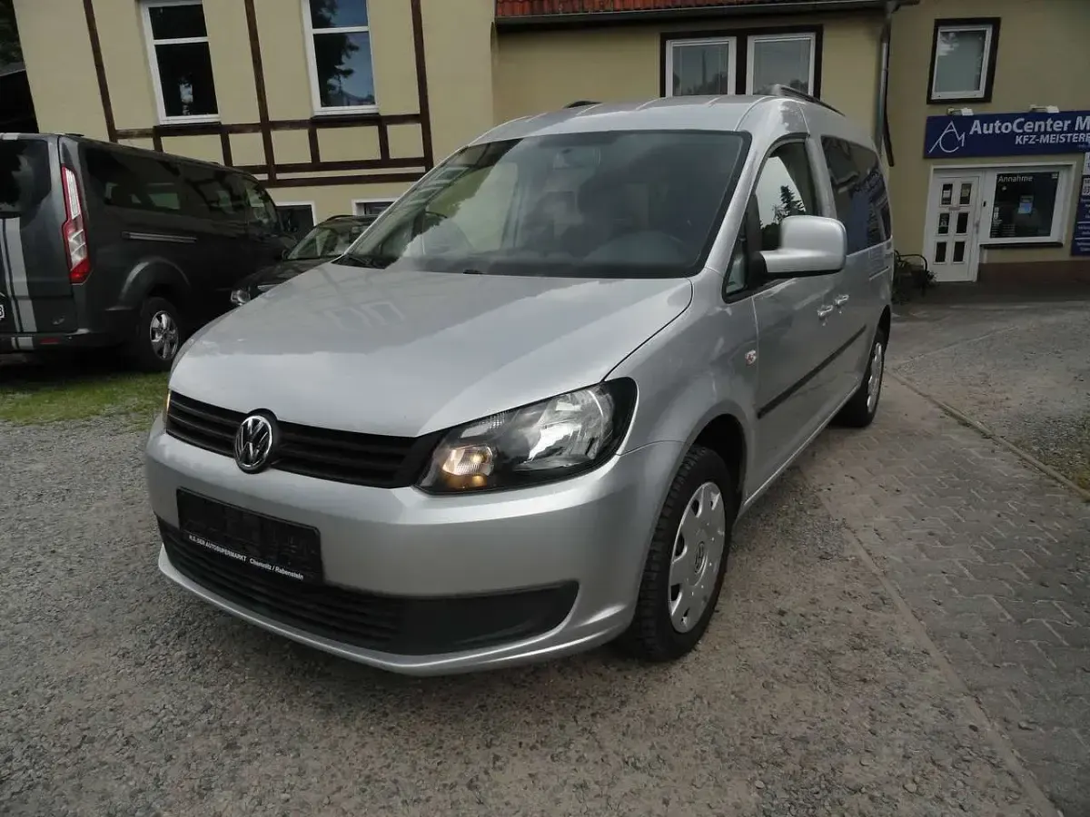 Gebraucht VW Caddy Maxi Trendline 140 PS (102 kW) 2015 Reflexsilber metallic Van / Kleinbus