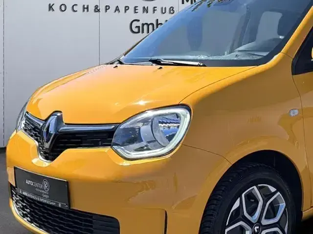 Używany Renault Twingo LIMITED 96 KM (70 kW) 2020 Biały Hatchback