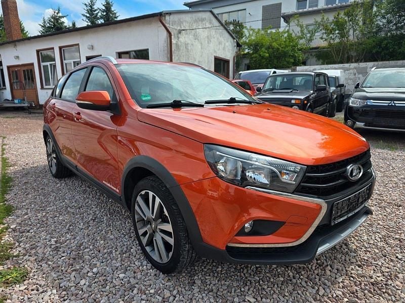 Orange Gebraucht 2019 Lada Vesta Kombi | 9.700 € (Fairer Preis) - Bild 1/4