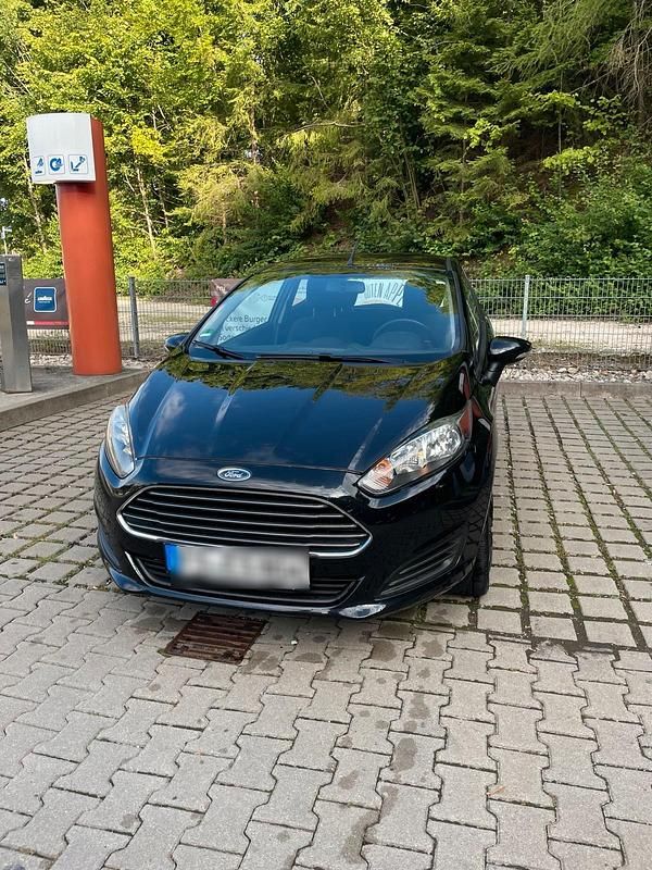 Gebraucht Ford Fiesta 100 PS (73 kW) 2014 Schwarz Kleinwagen